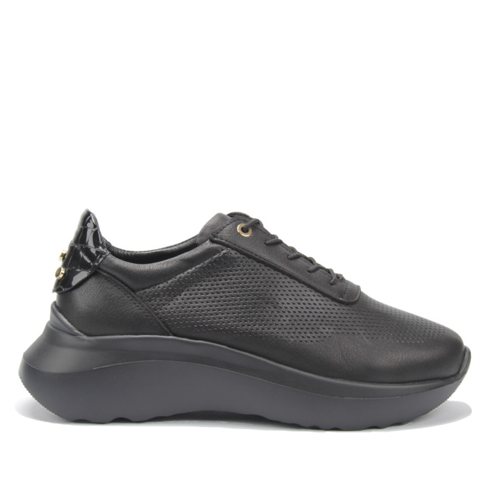 Black sport shoes with openwork upper grain leather