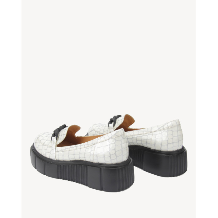 White moccasins on 4.5 cm platform