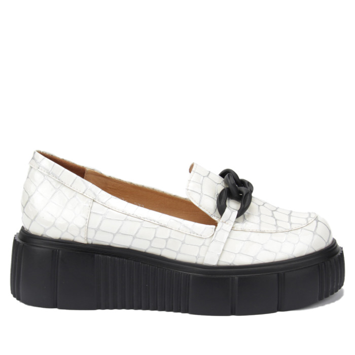 White moccasins on 4.5 cm platform