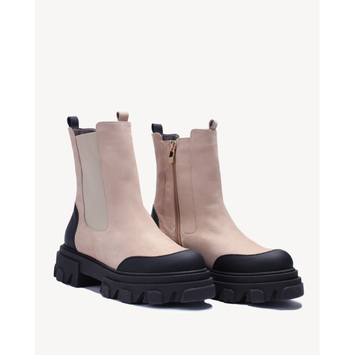 Beige insulated boots grain leather