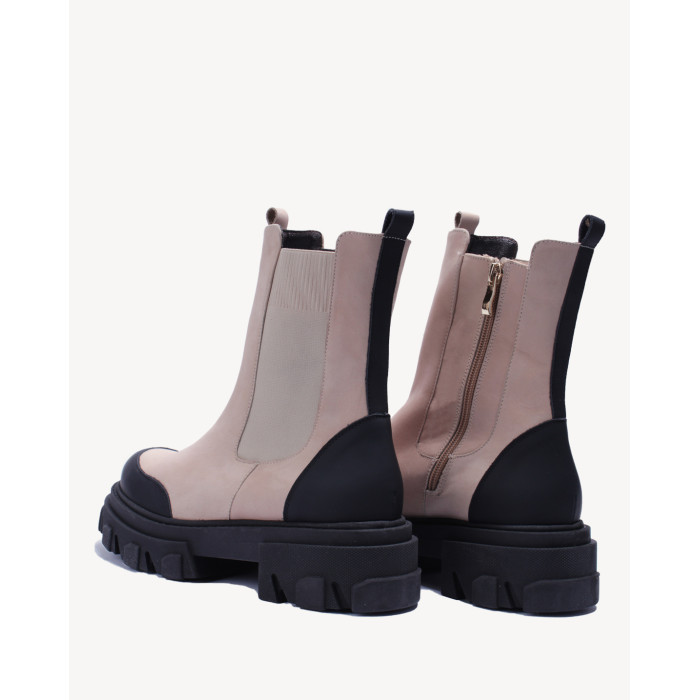 Beige insulated boots grain leather