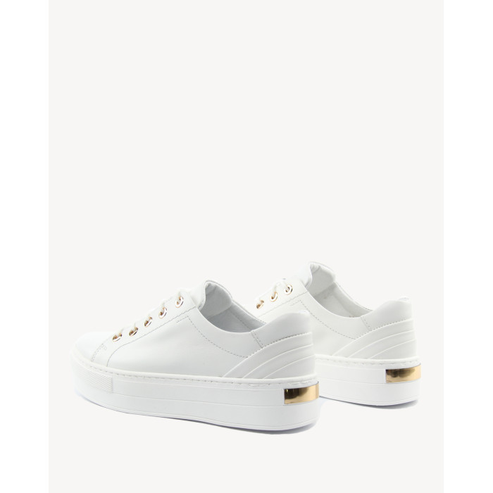 White sneakers on high sole BOTIMO