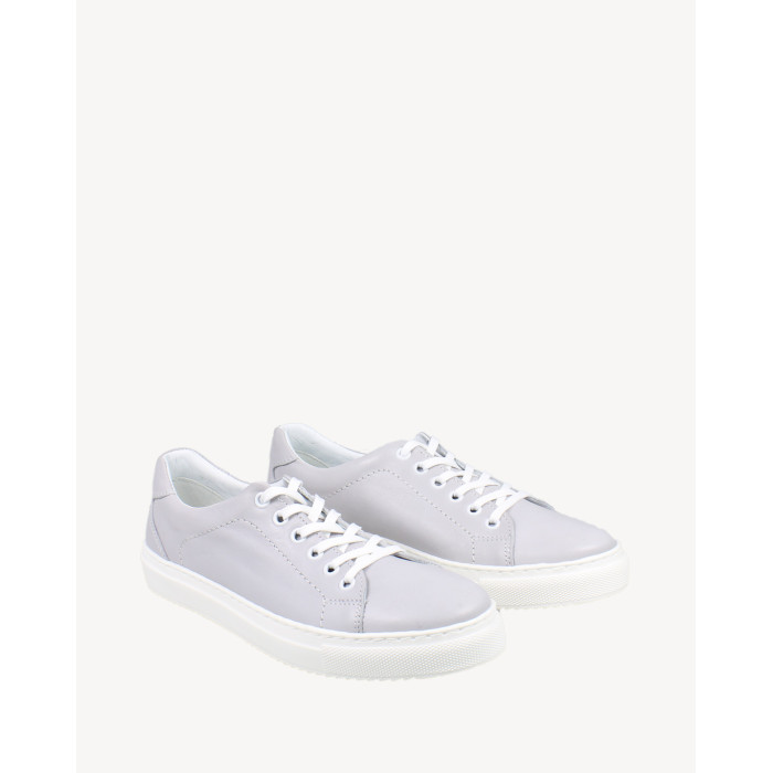 Lilac leather sneakers