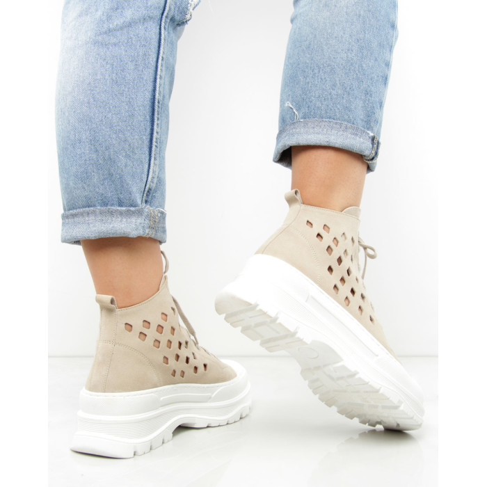 Beżowe botki letnie ażurowe skóra welurowa