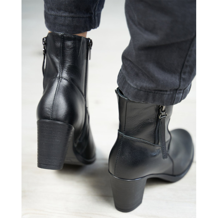Czarne botki ocieplane skóra lico