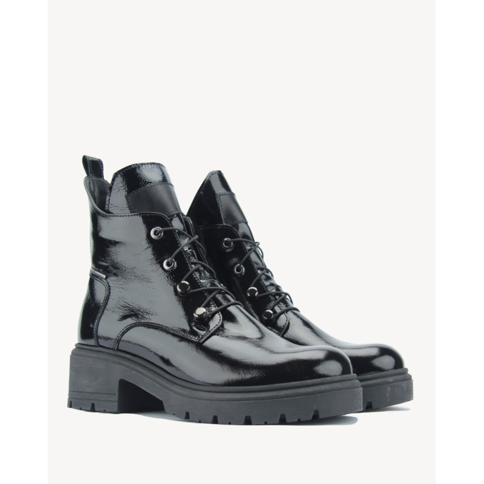 Czarne botki skóra lakierowana