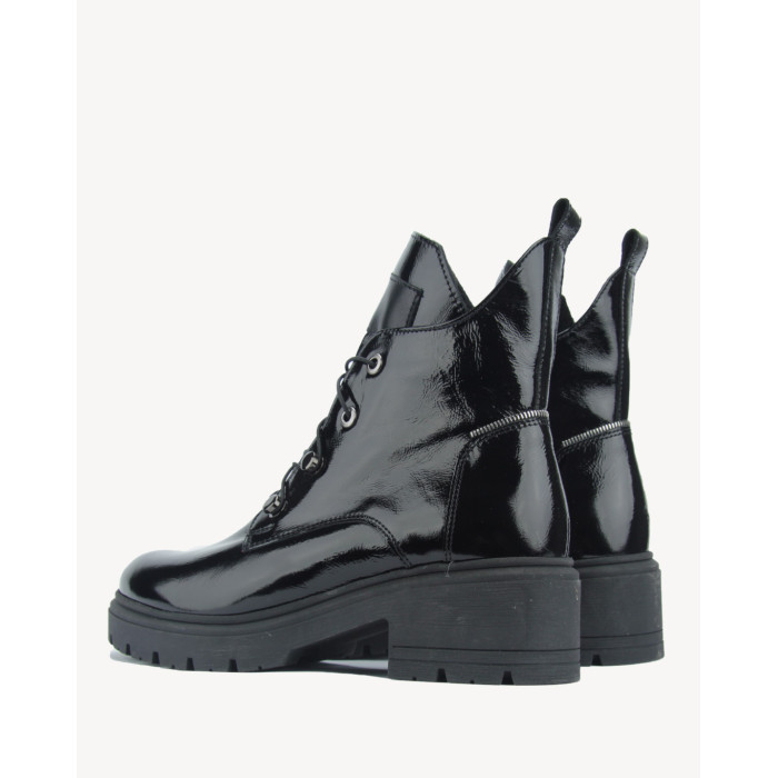 Czarne botki skóra lakierowana