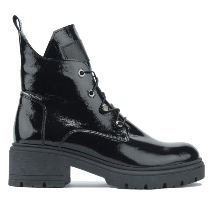 Czarne botki skóra lakierowana