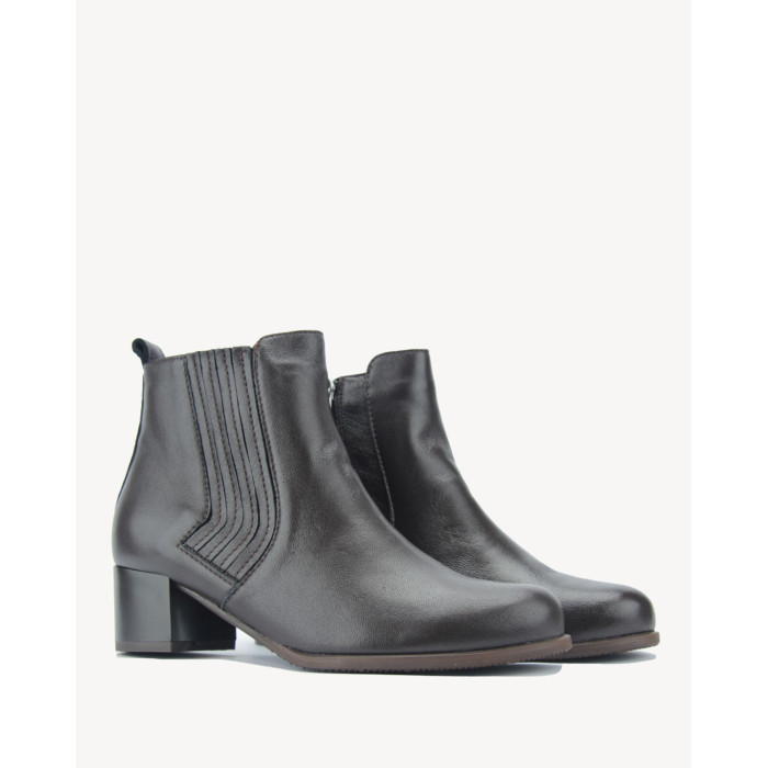 Cherry insulated boots grain leather