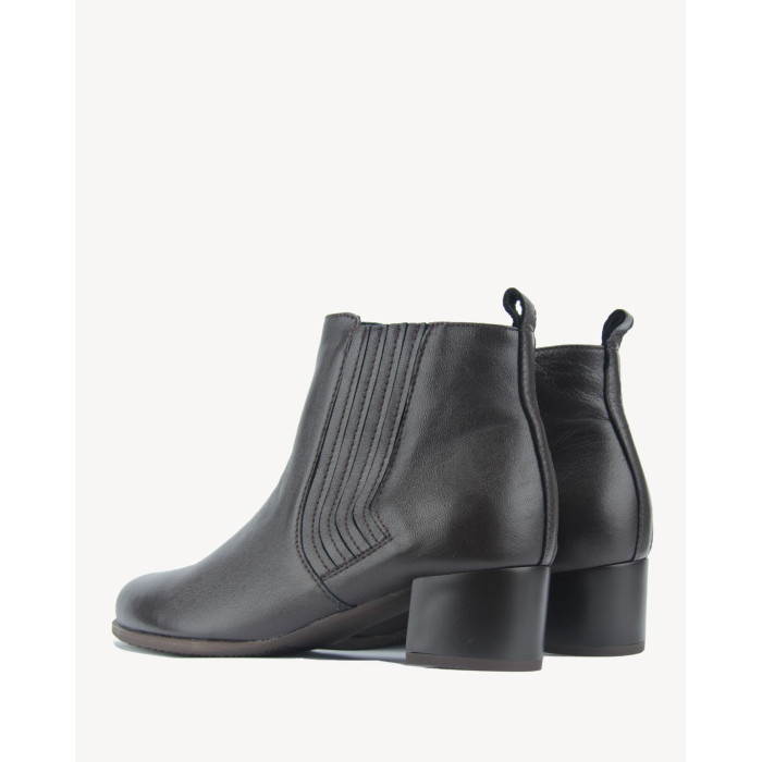 Cherry insulated boots grain leather