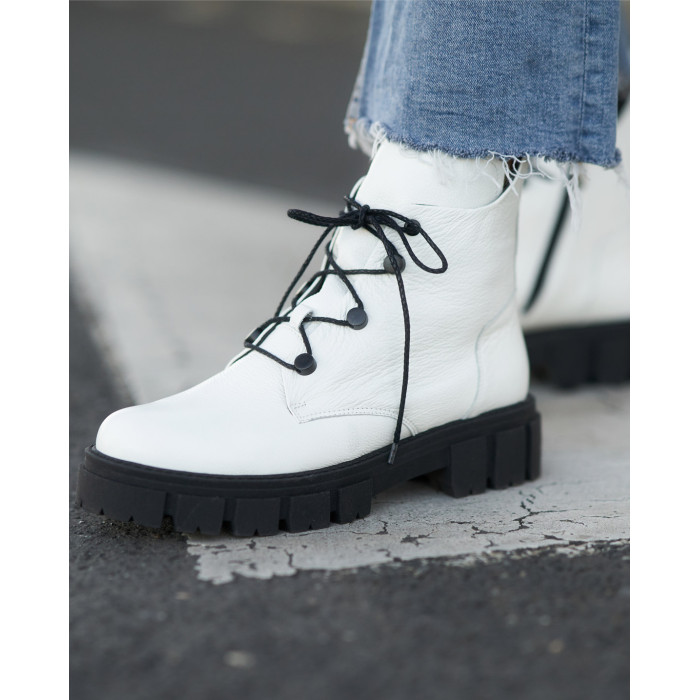 Białe botki ocieplane skóra licowa