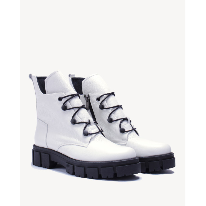 Białe botki ocieplane skóra licowa