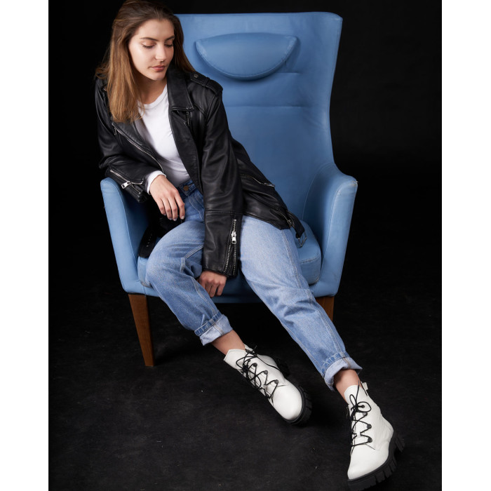 Białe botki ocieplane skóra licowa