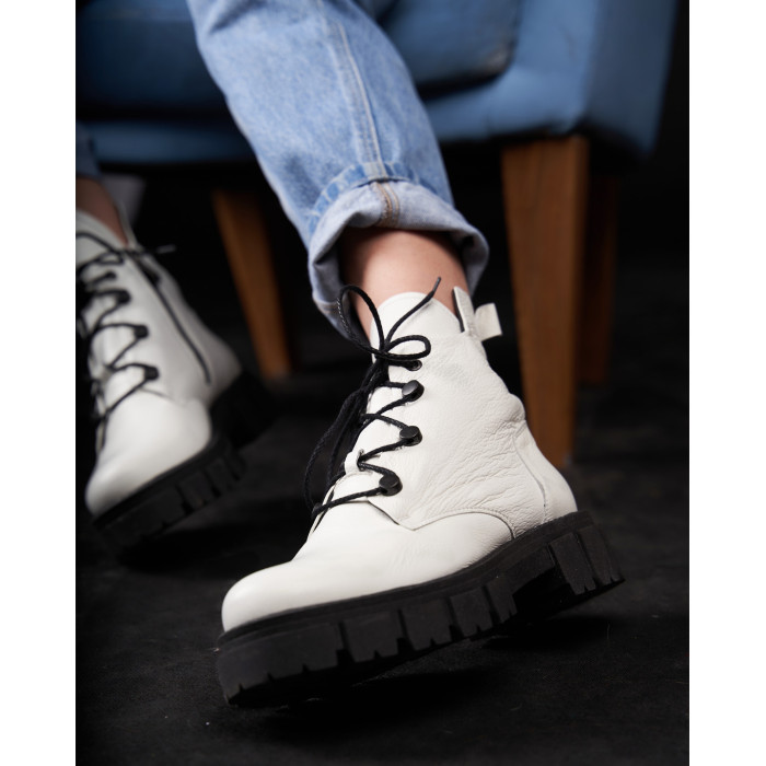 Białe botki ocieplane skóra licowa