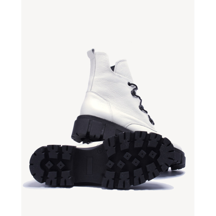 Białe botki ocieplane skóra licowa