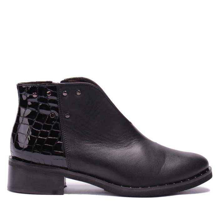 Czarne botki na obcasie skóra