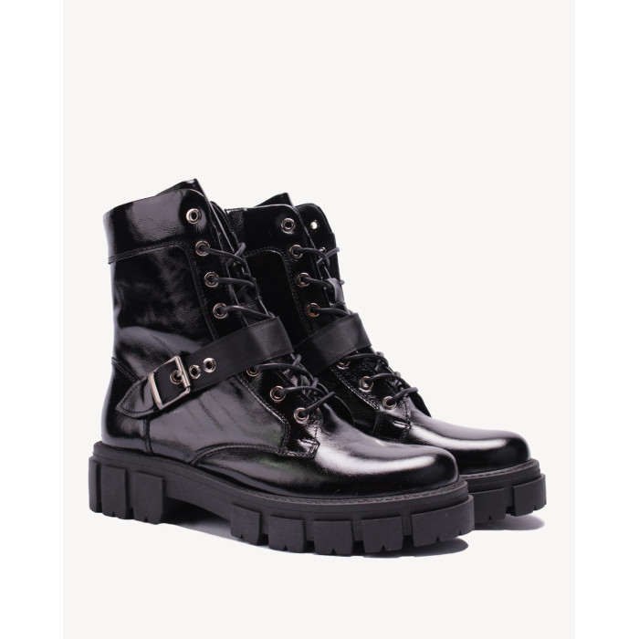 Czarne botki ocieplane ze skóry lakierowanej