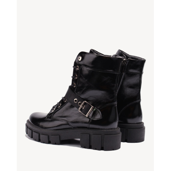 Czarne botki ocieplane ze skóry lakierowanej
