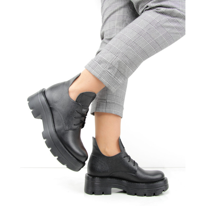 Czarne sznurowane botki