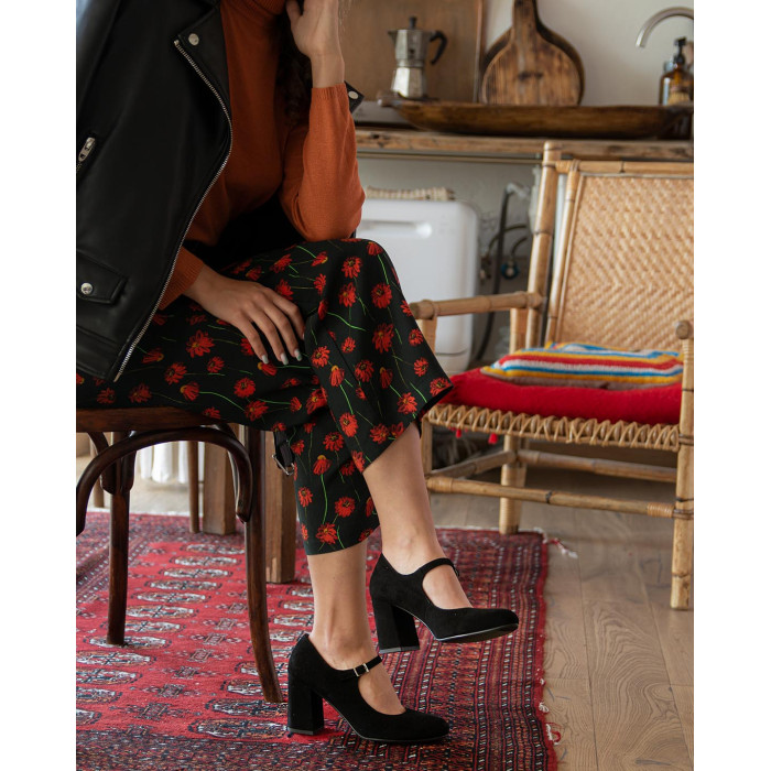 Czarne czółenka AGA