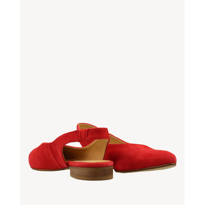 Czerwone sandały zamszowe na płaskim obcasie
