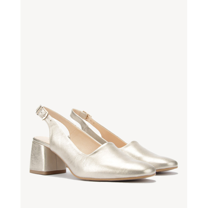 Złote czółenka z odkrytą piętą na obcasie