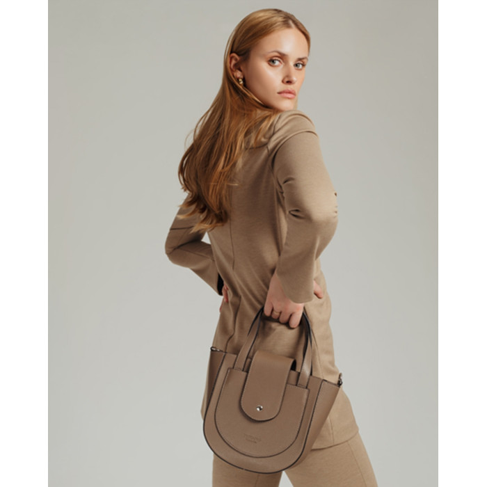 Brązowy kuferek ze skóry licowej