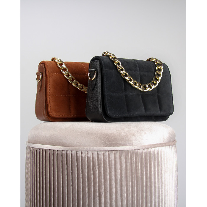 Listonoszka z zamszową klapką