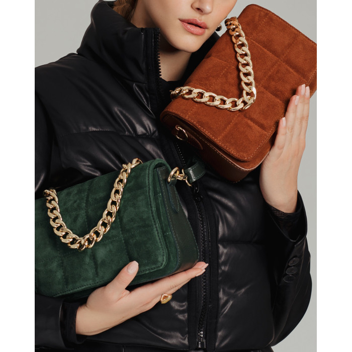 Listonoszka z zamszową klapką