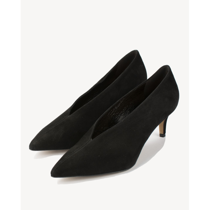 Black stilettos with 7 cm heel