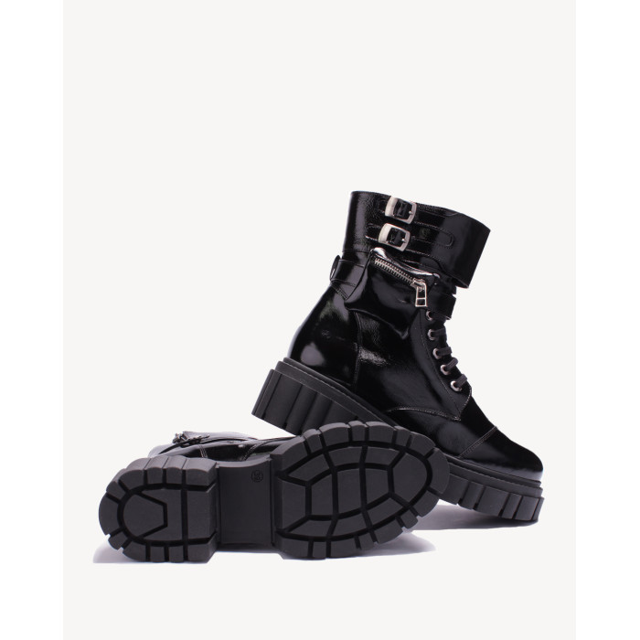 Black Boots insulated platform 8 cm leather