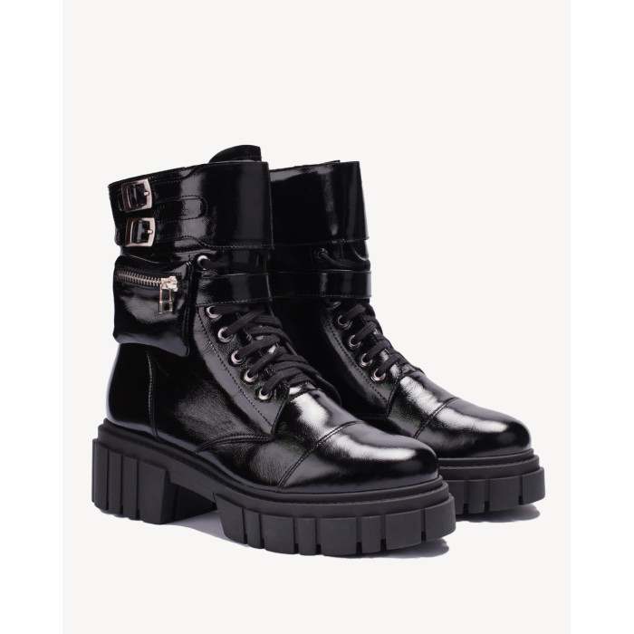 Black Boots insulated platform 8 cm leather