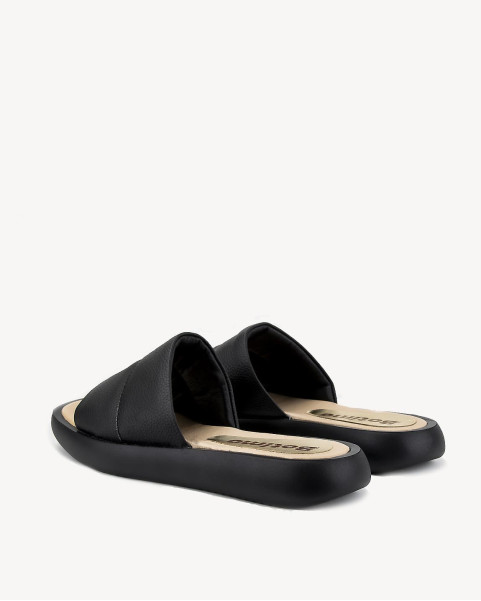 Black flip-flops full grain leather