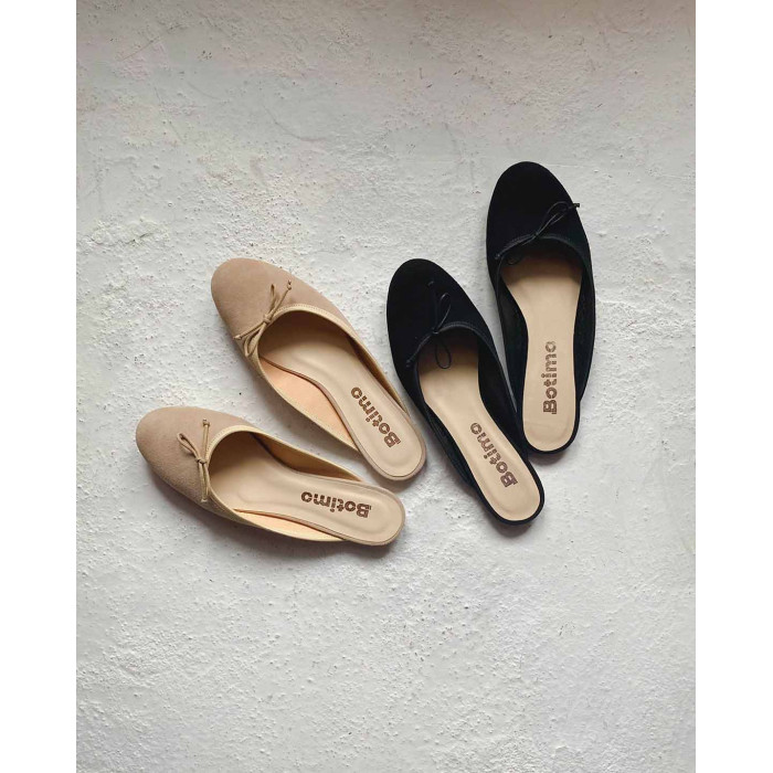 Black suede flip-flops with built-in front