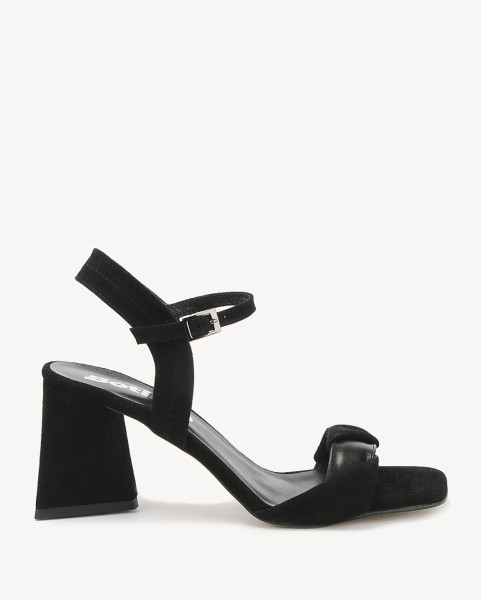 Black sandals with 8cm heel