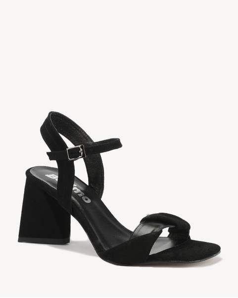 Black sandals with 8cm heel