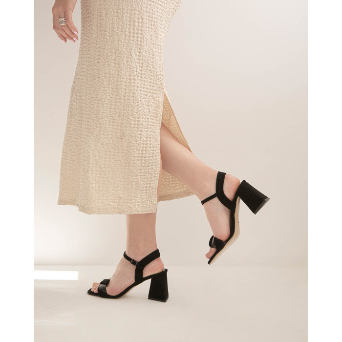 Black sandals with 8cm heel