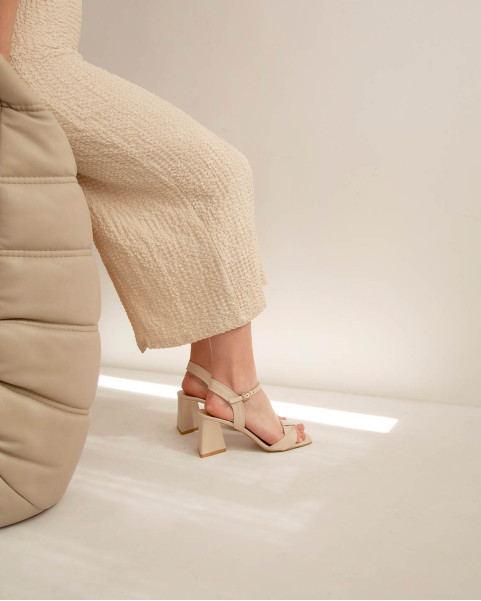 Beige sandals with 8cm heel