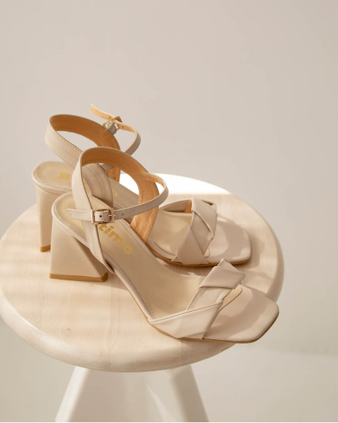 Beige sandals with 8cm heel