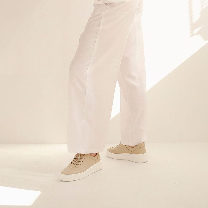 Beżowe sneakersy skórzane BOTIMO