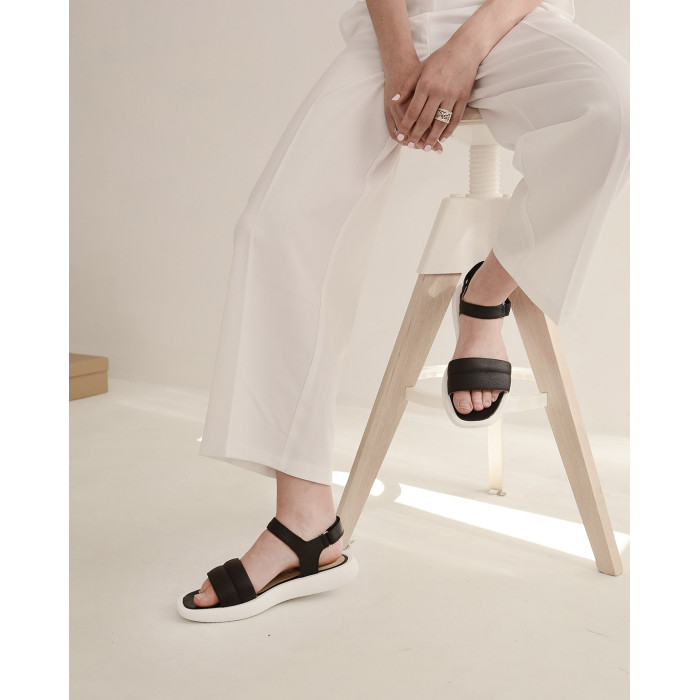 Black full grain leather sandals