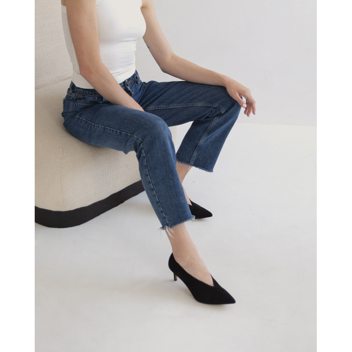 Black stilettos with 7 cm heel