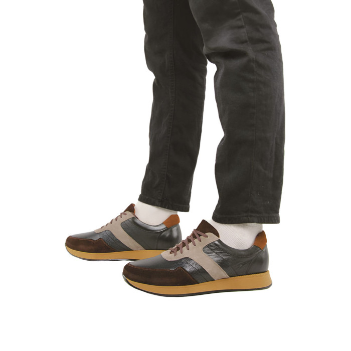 Black men's sneakers on 3cm sole