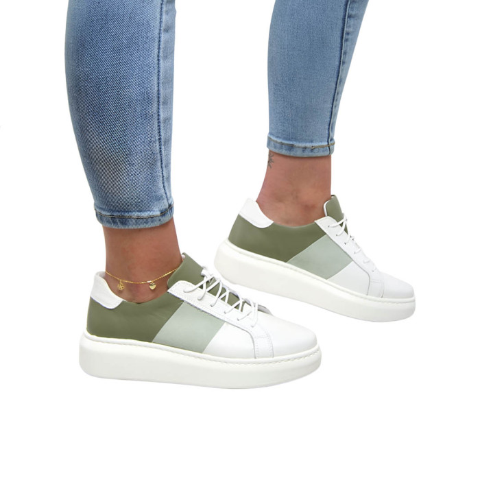 White sneakers on high sole BOTIMO