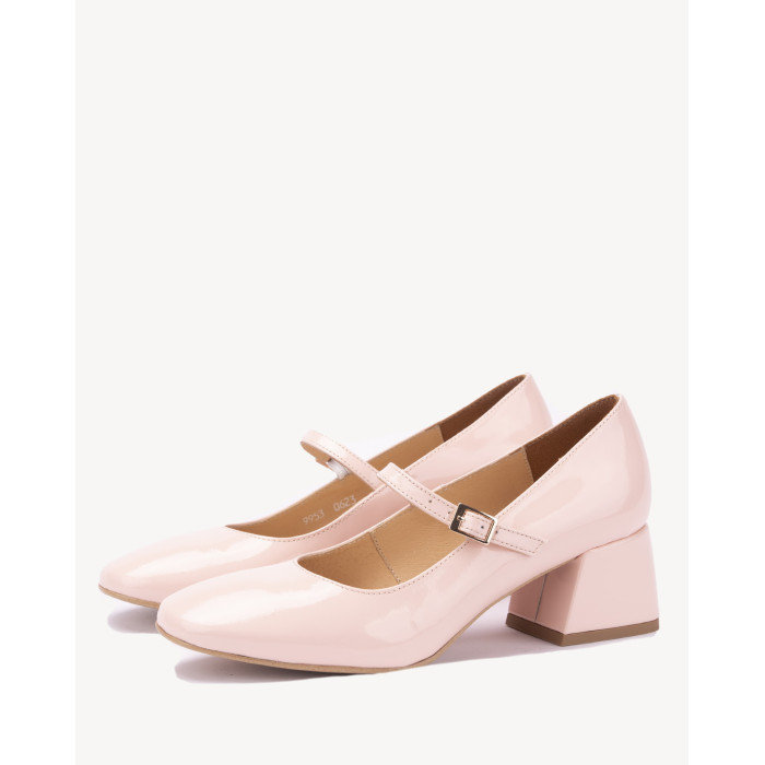 Pink pumps on 4.5 cm heel