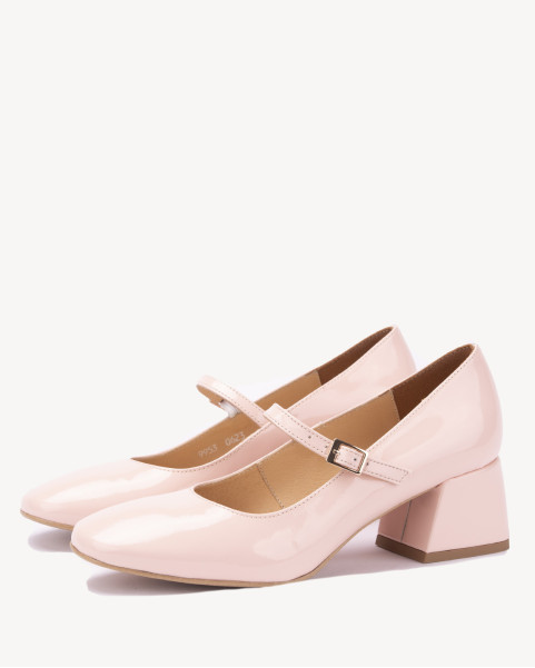 Pink pumps on 4.5 cm heel