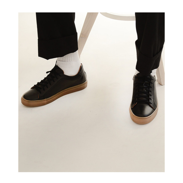 Czarne trampki ze skóry licowej BOTIMO