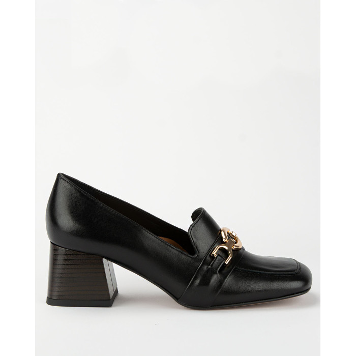 Black leather pumps with 5.5cm heel