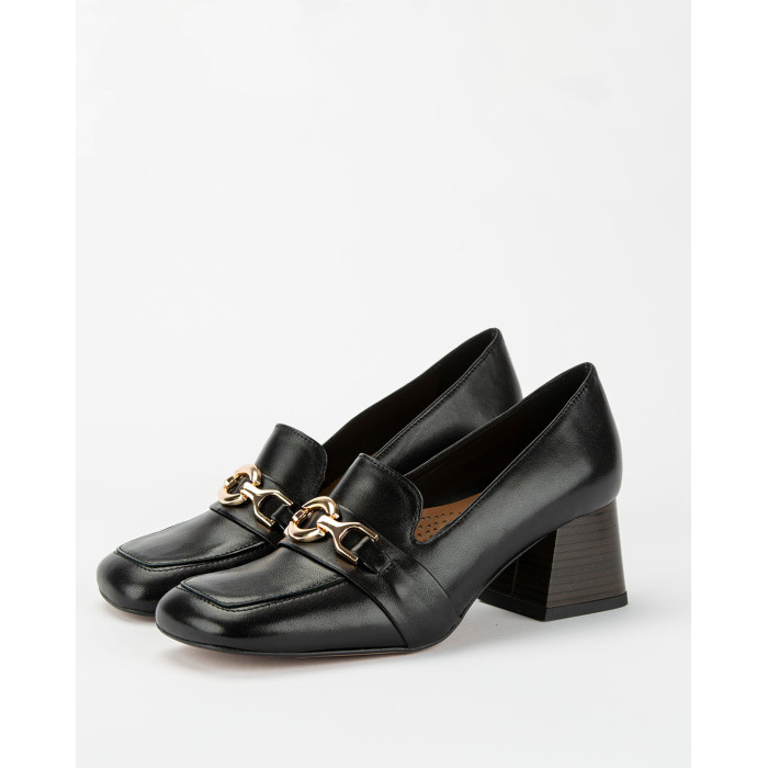 Black leather pumps with 5.5cm heel