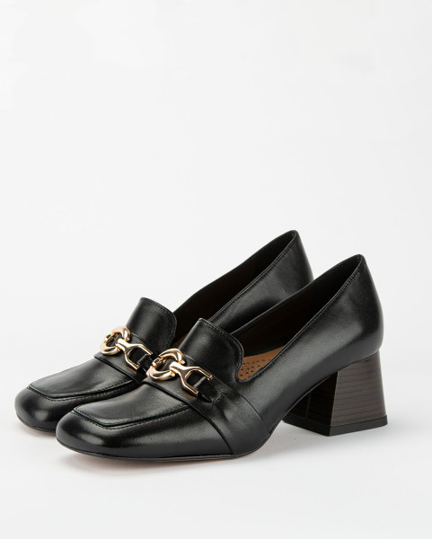 Black leather pumps with 5.5cm heel